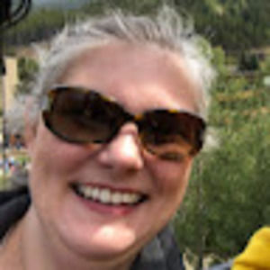 Meet your Posher, Lara